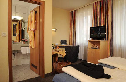 Rooms Wuerzburg - Hotel Strauss Wuerzburg - Mobi