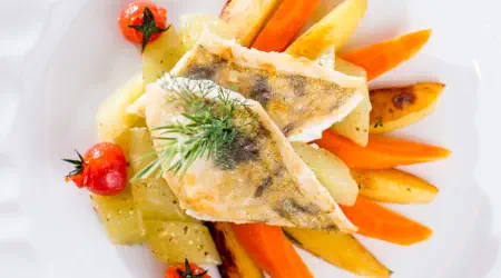 Zanderfilet auf Gemüse